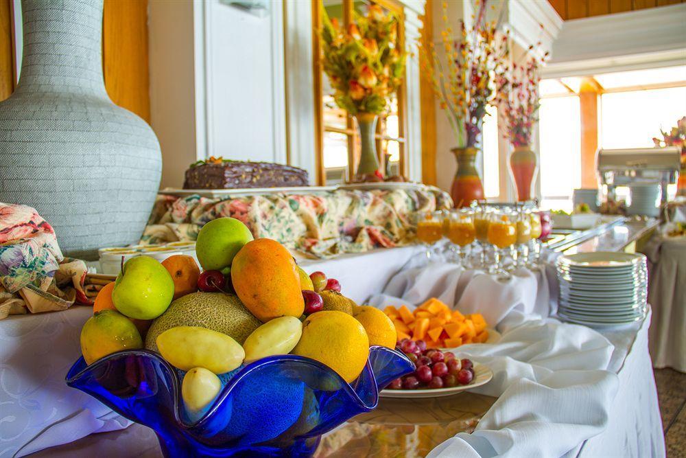 Hotel Gavina Costa Mar 伊基克 外观 照片 A buffet at a hotel